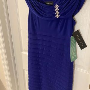 Flattering blue cocktail dress size 4 NWT